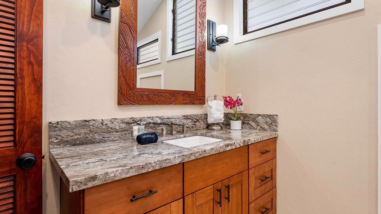 Photo of Bathroom in Keauhou