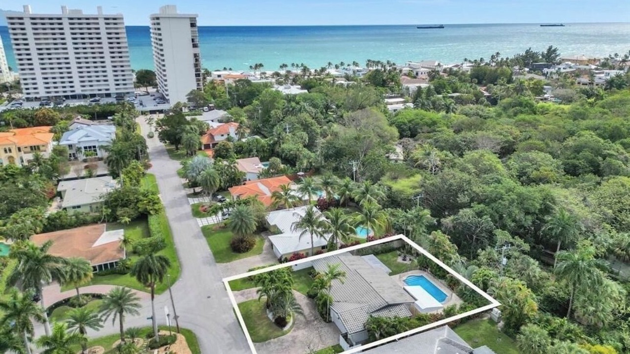 Photo of Others in Dolphin Isles