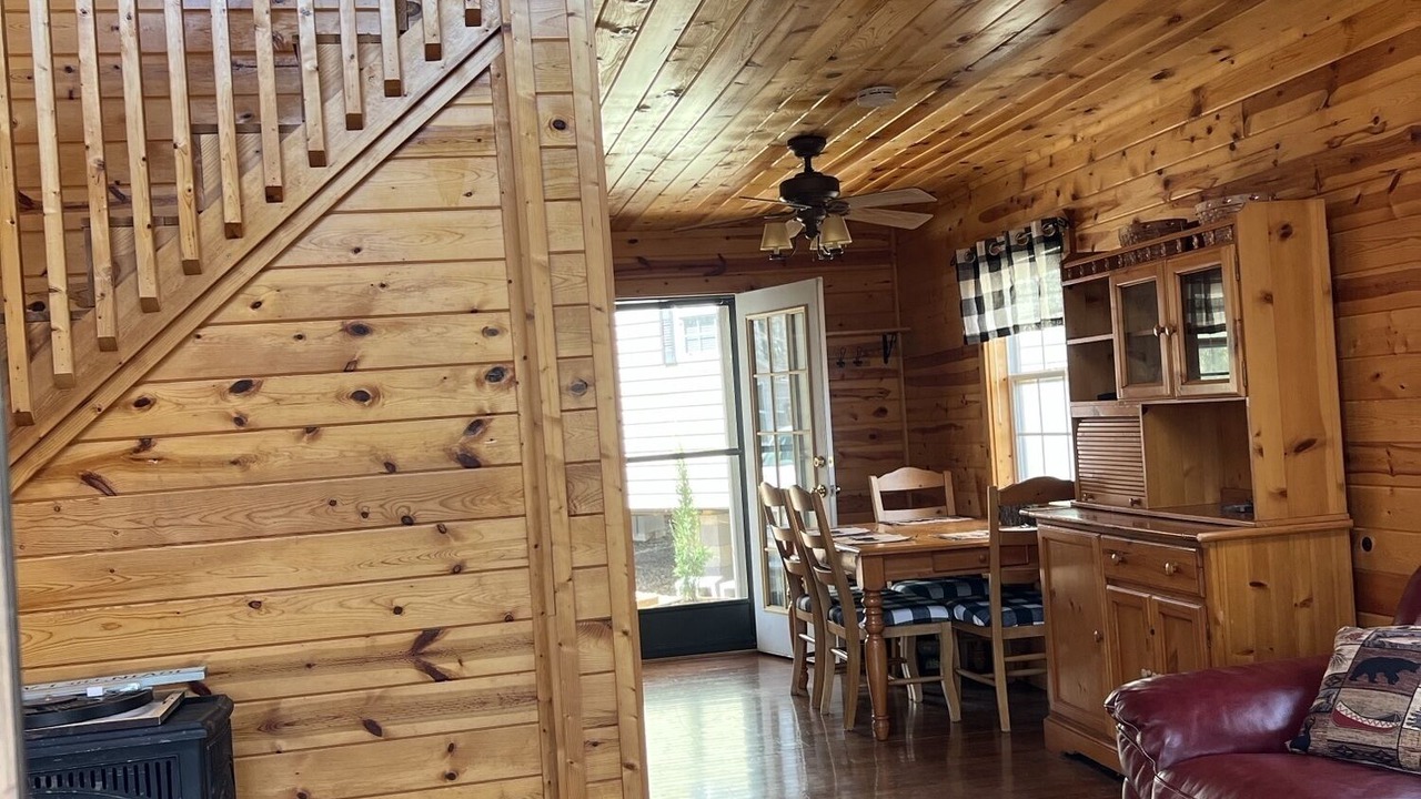 Photo of Livingroom in Cleveland