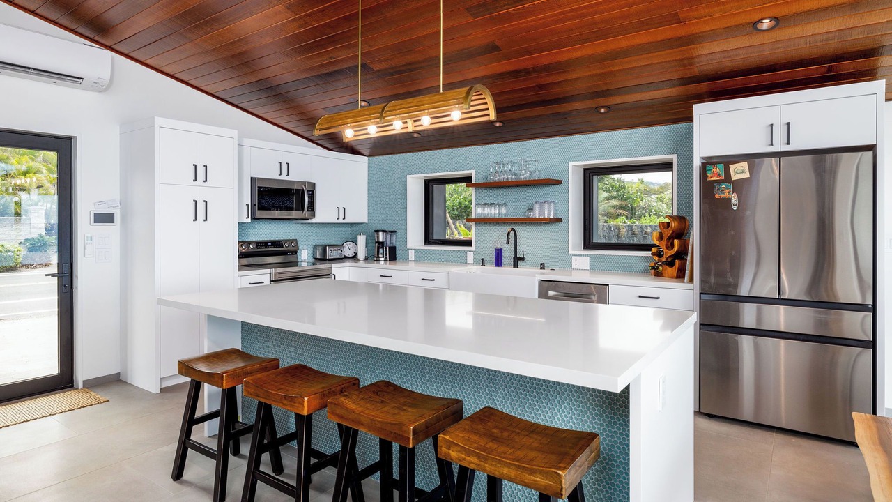 Photo of Kitchen in Kahaluu Bay