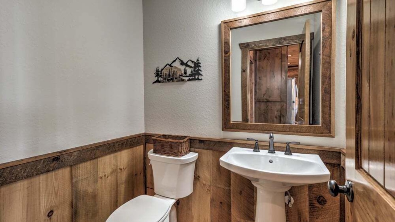 Photo of Bathroom in Raccoon Ridge