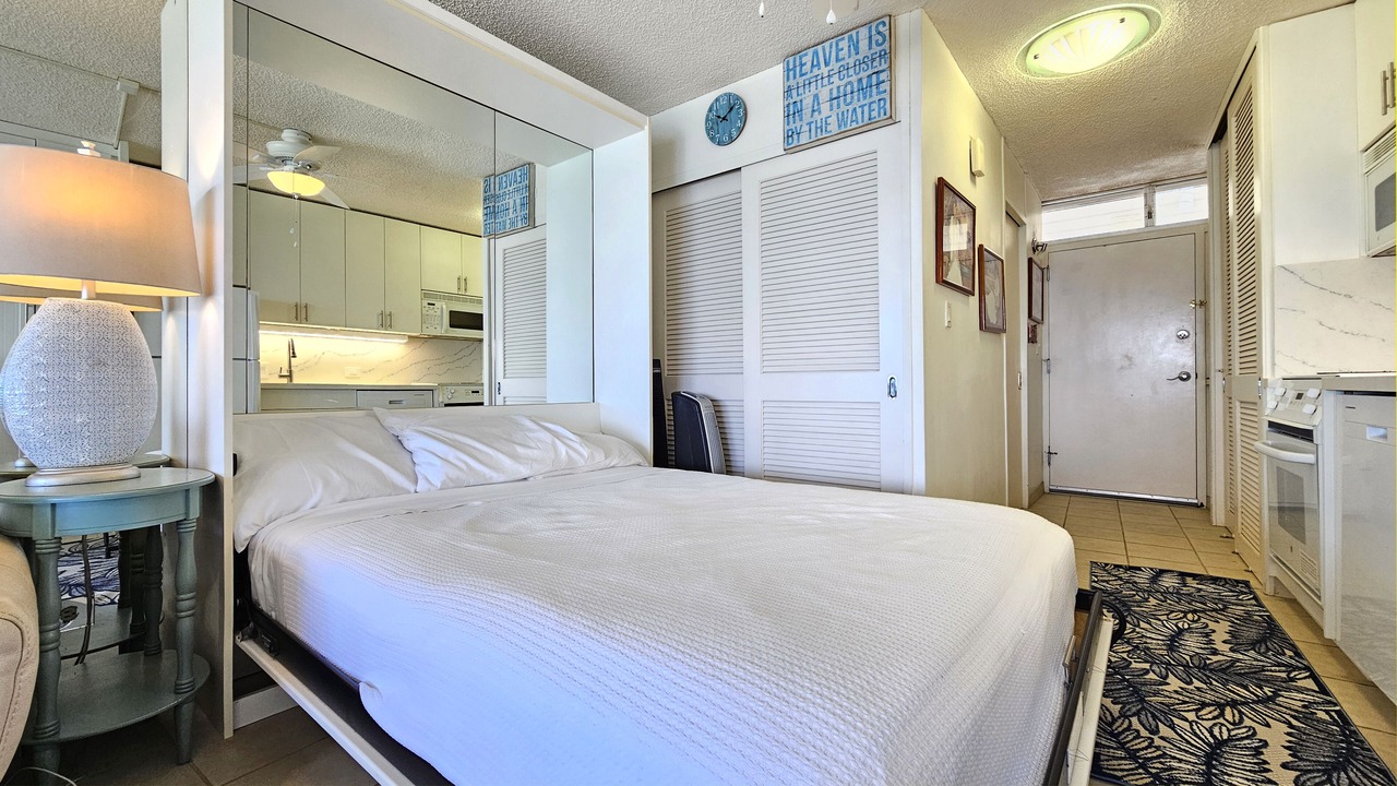 Photo of Bedroom in Diamond Head - Kapahulu - St. Louis