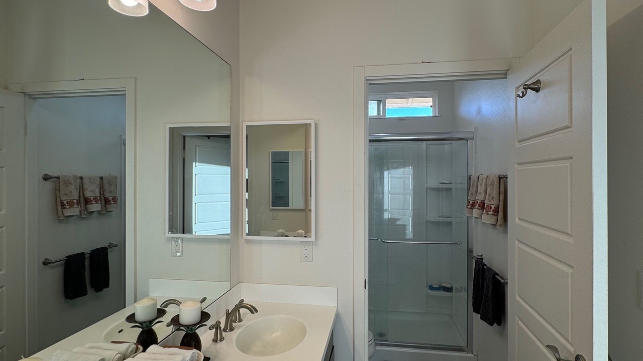 Photo of Bathroom in Wailuku Heights