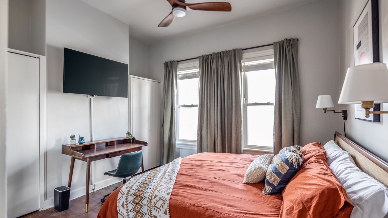 Photo of Bedroom in Little Italy