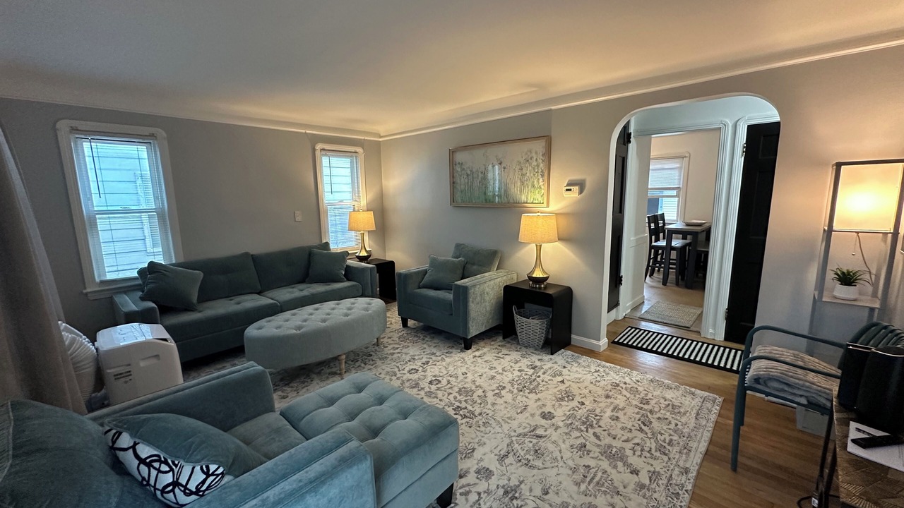 Photo of Livingroom in Kamm's Corners