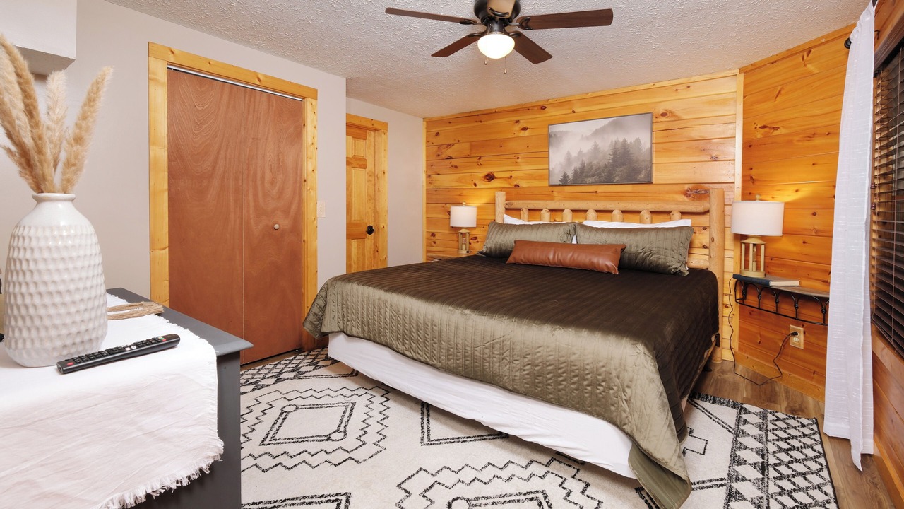 Photo of Bedroom in Black Bear Falls