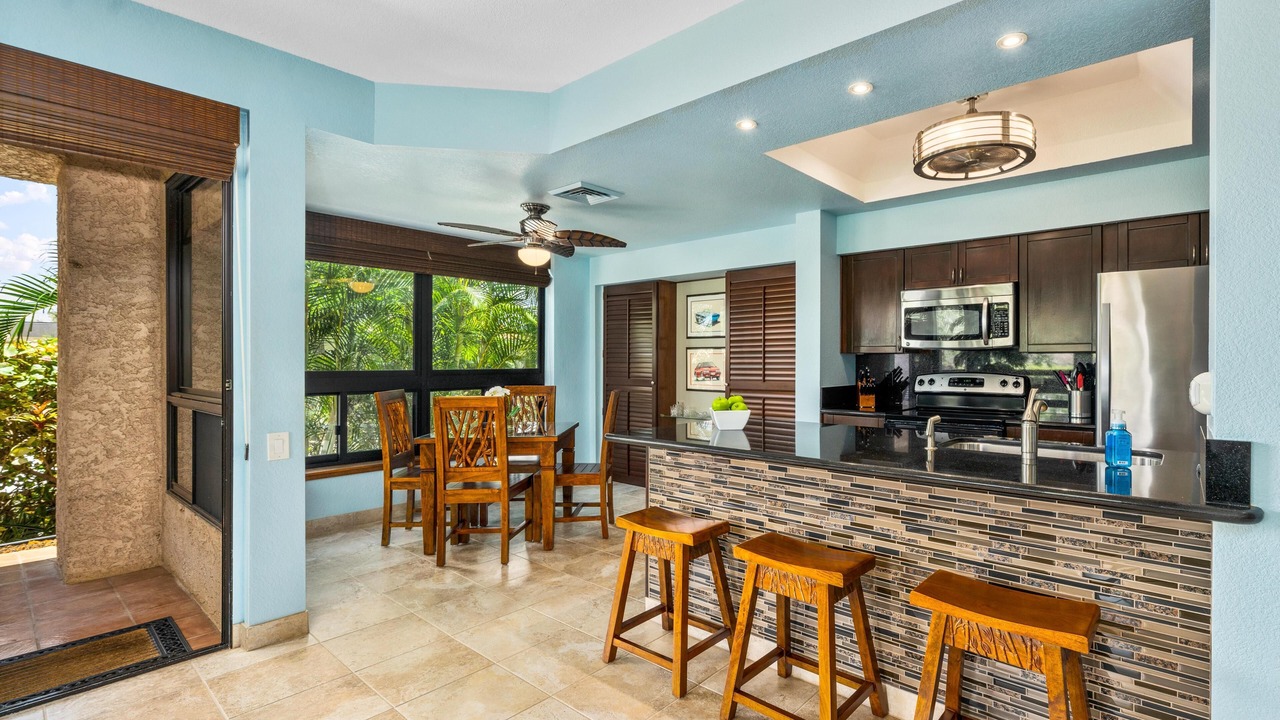 Photo of Kitchen in Waikoloa