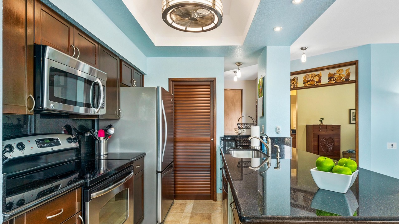 Photo of Kitchen in Waikoloa