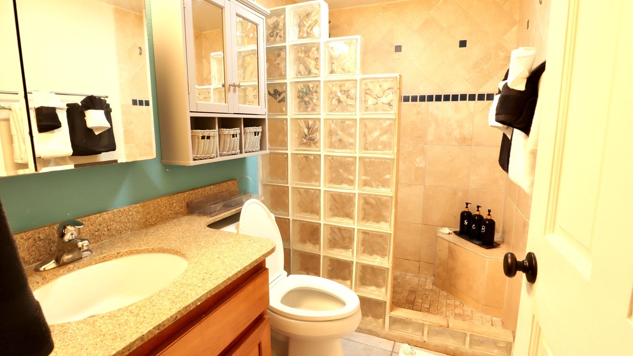 Photo of Bathroom in Historic Kailua Village