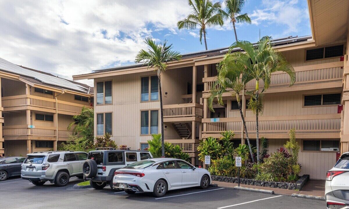 Photo of Others in Historic Kailua Village