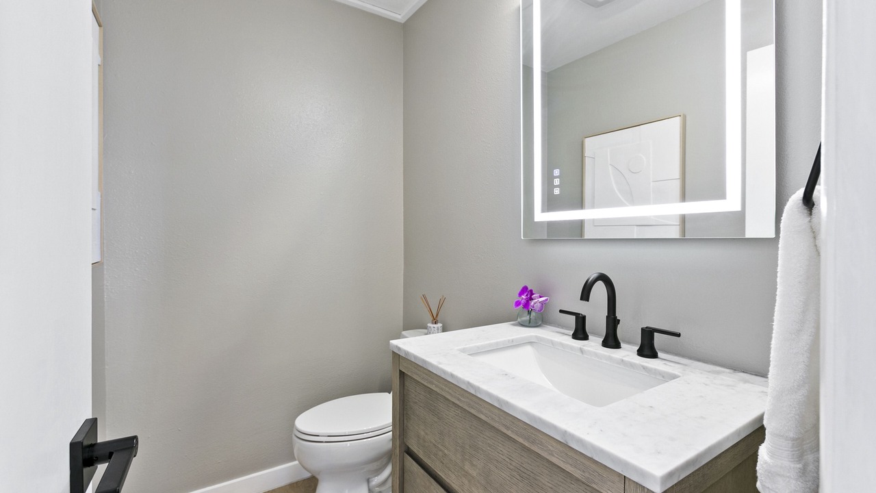 Photo of Bathroom in Kaimuki