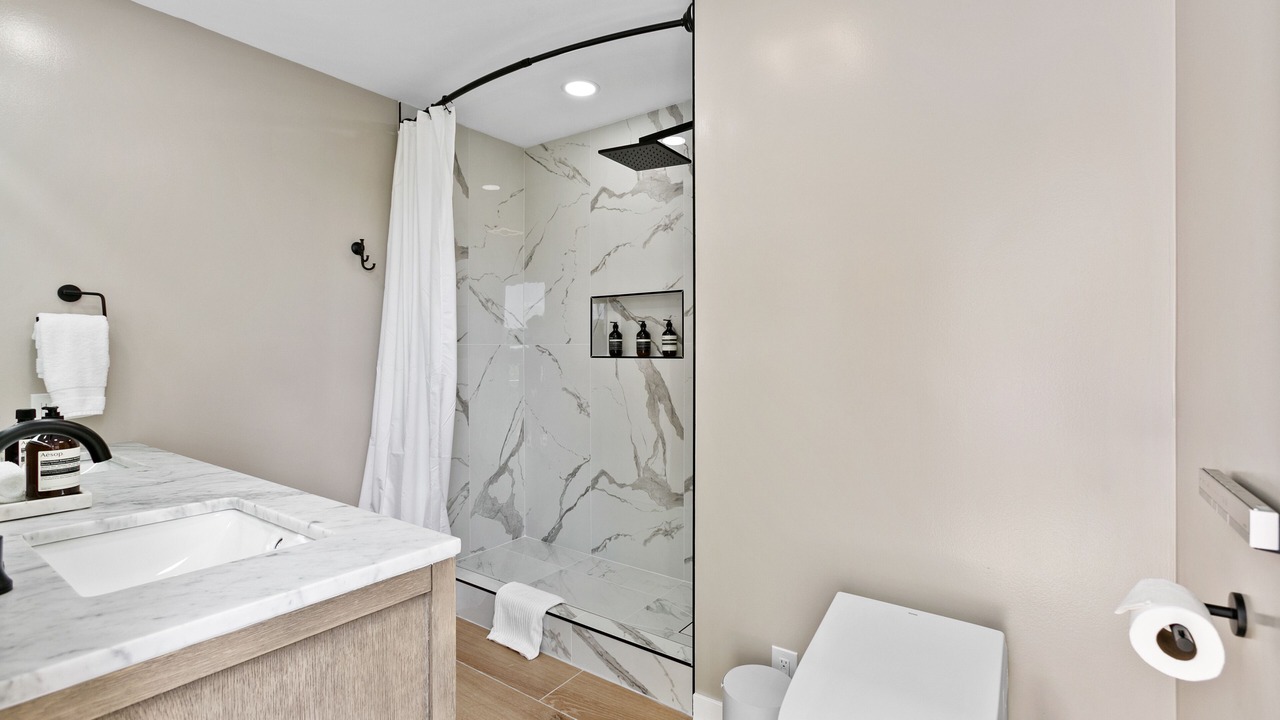 Photo of Bathroom in Kaimuki