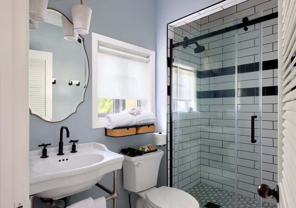 Photo of Bathroom in Wailuku