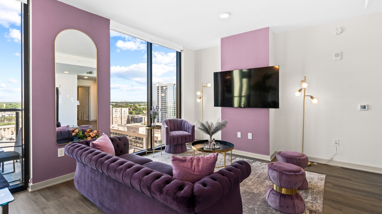 Photo of Livingroom in Peachtree Center