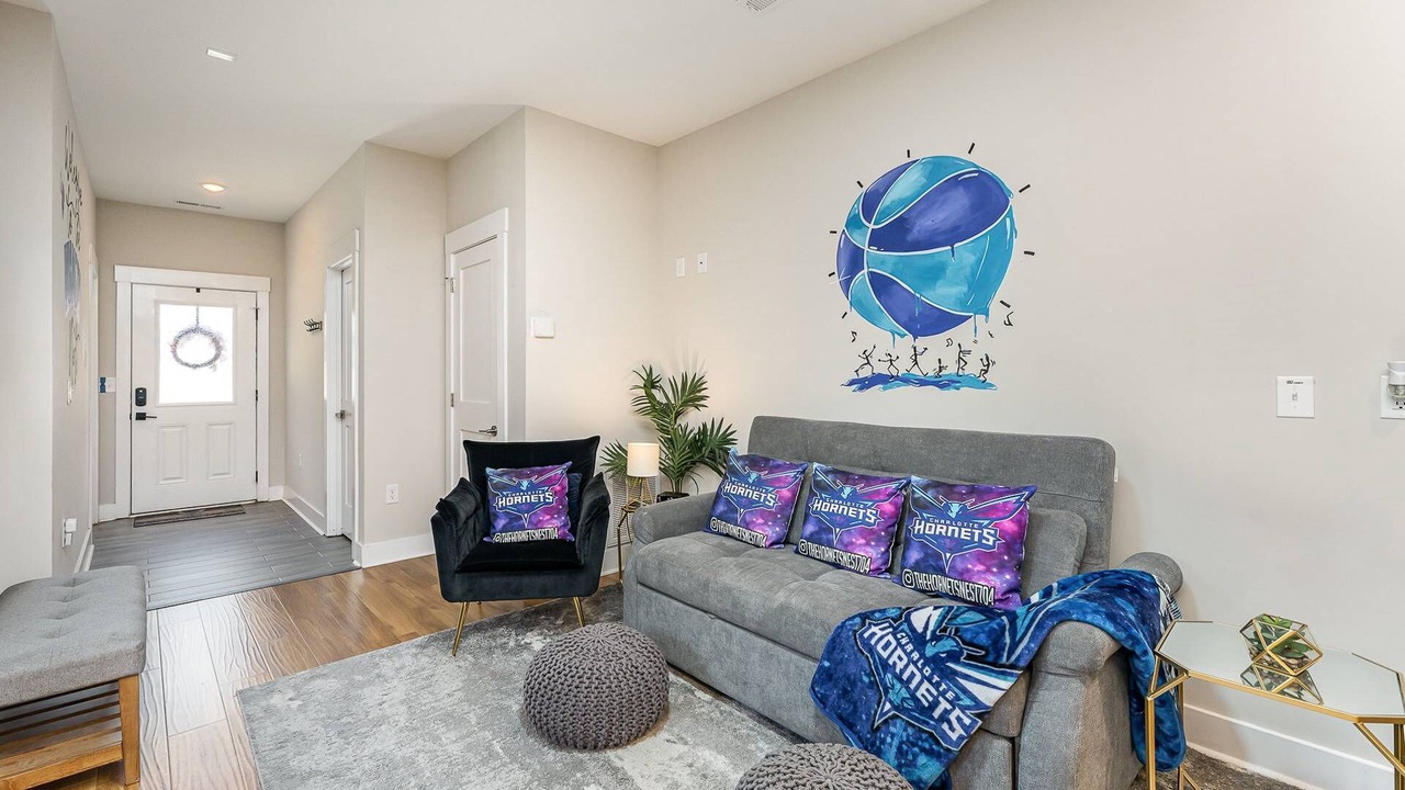Photo of Livingroom in Third Ward