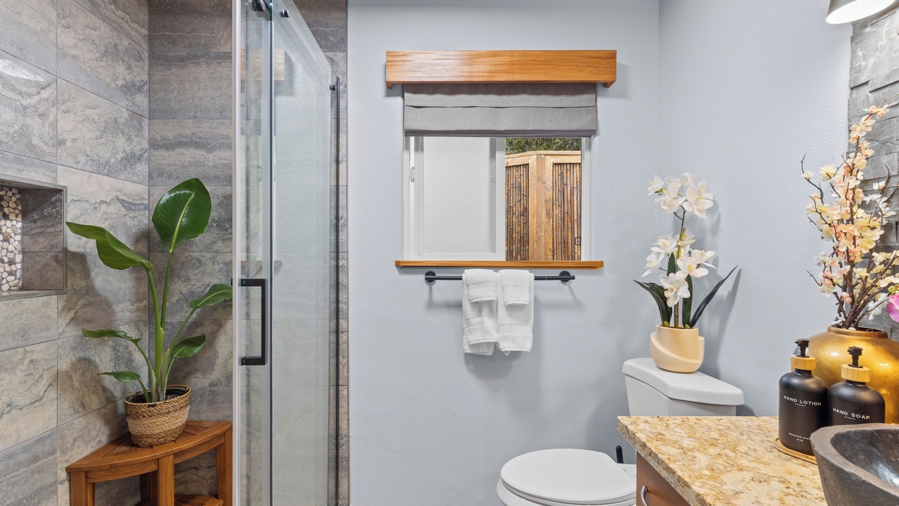 Photo of Bathroom in Volcano
