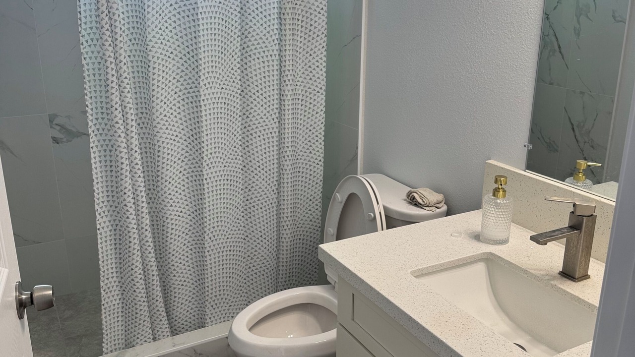 Photo of Bathroom in Kalihi Valley