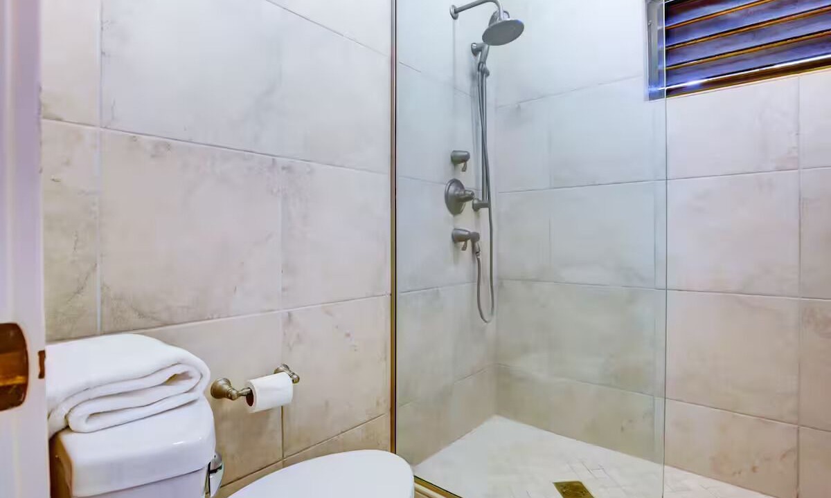 Photo of Bathroom in Poipu