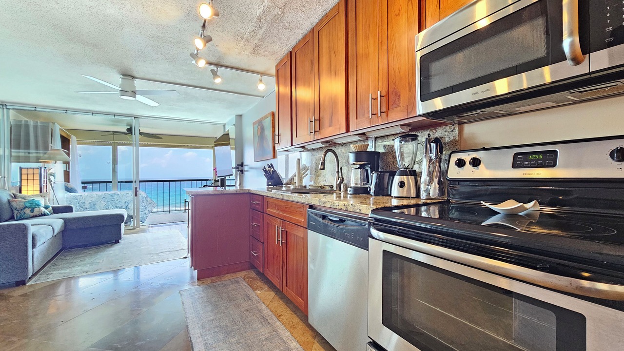 Photo of Kitchen in Diamond Head - Kapahulu - St. Louis