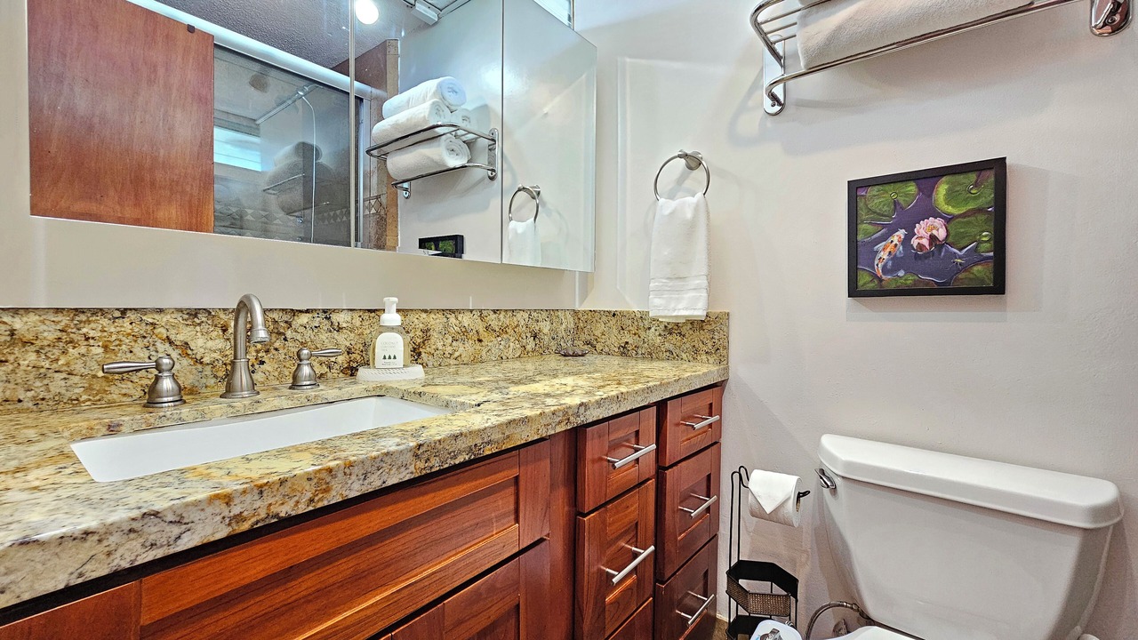 Photo of Bathroom in Diamond Head - Kapahulu - St. Louis