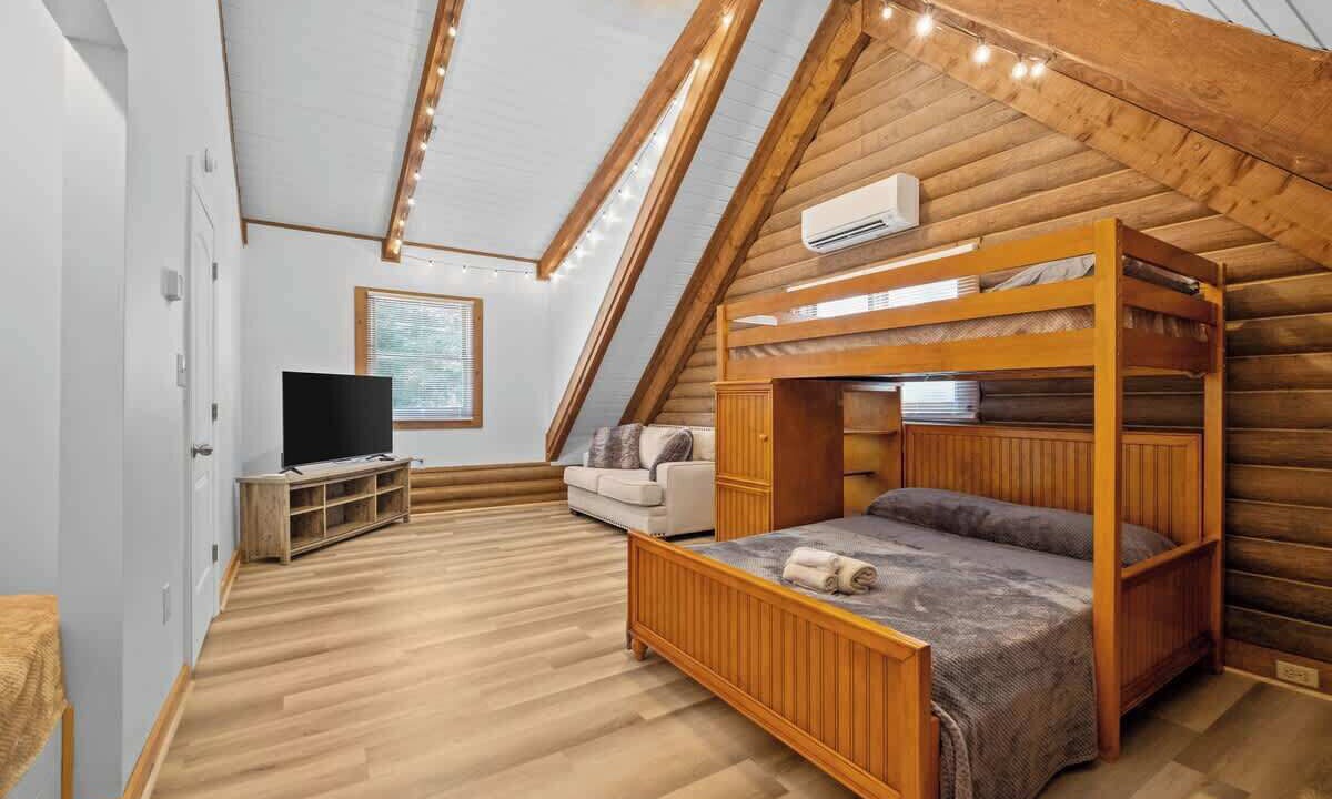 Photo of Bedroom in Old Fort