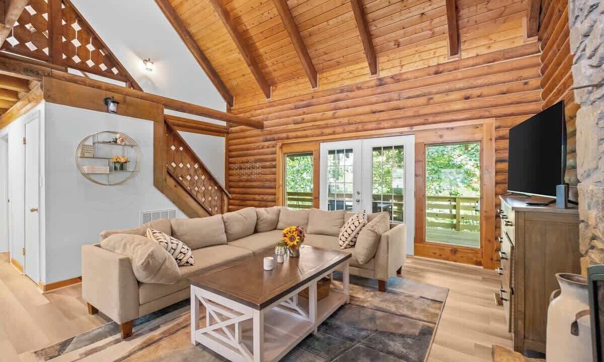 Photo of Livingroom in Old Fort