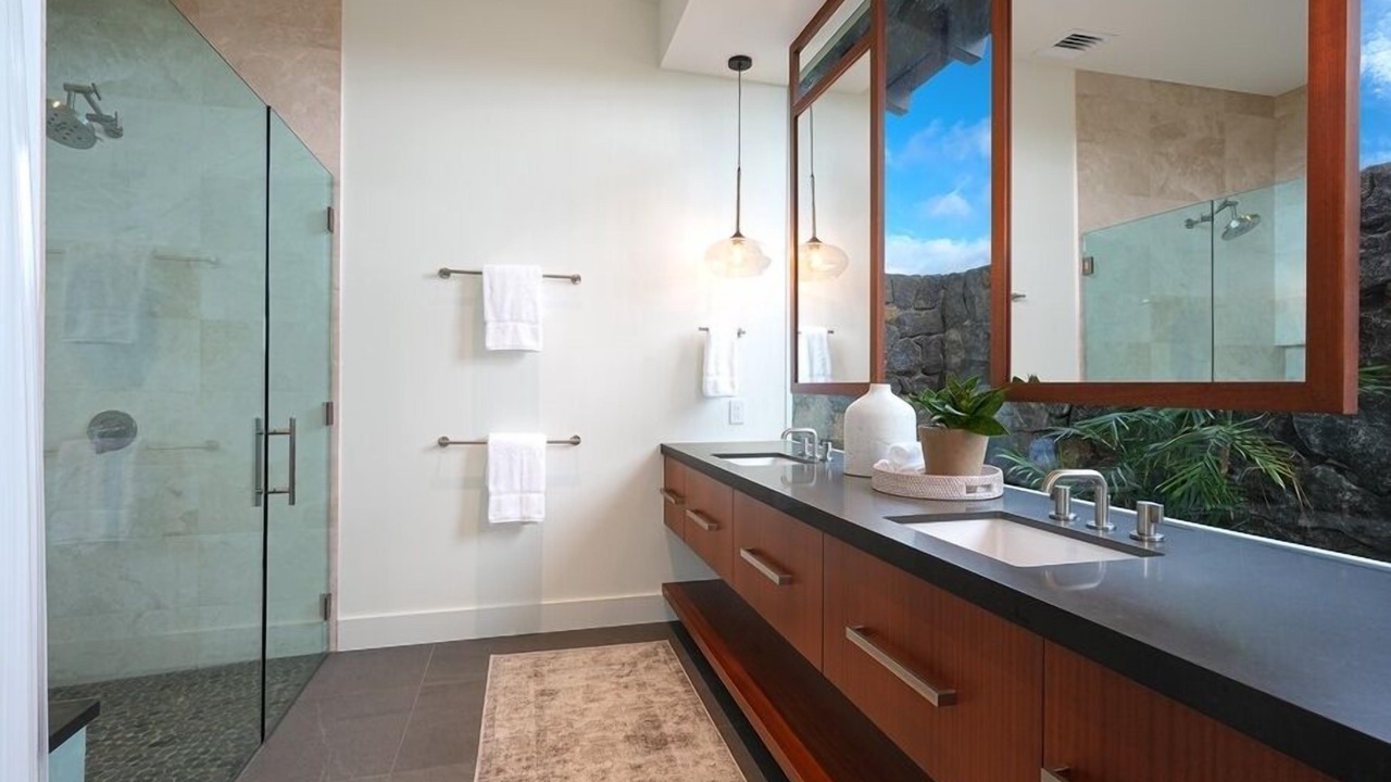 Photo of Bathroom in Poipu