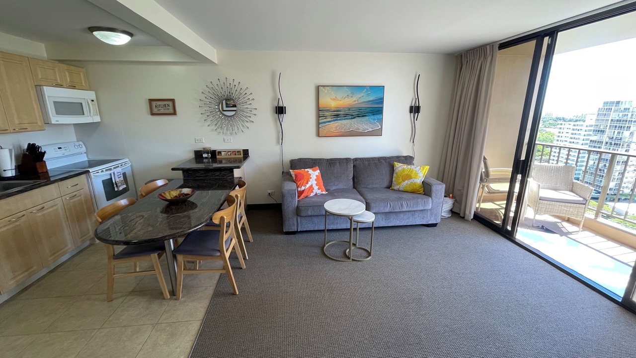 Photo of Livingroom in Waikiki