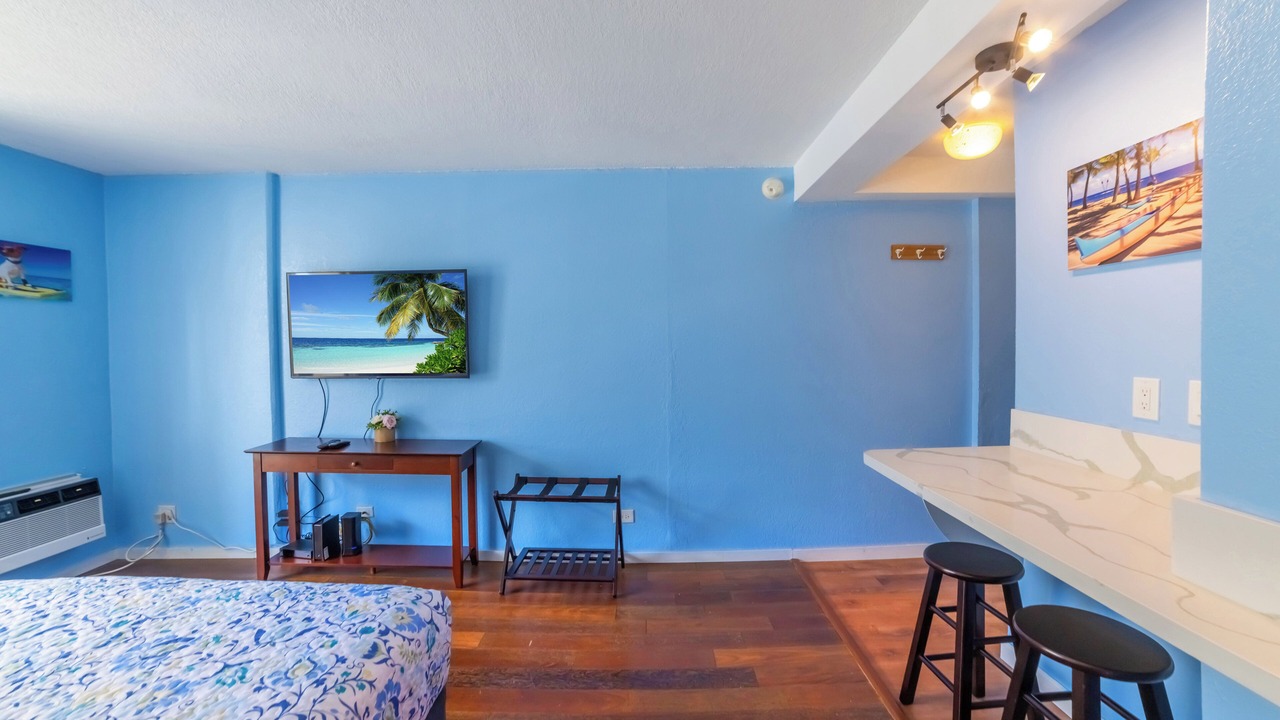 Photo of Bedroom in Waikiki