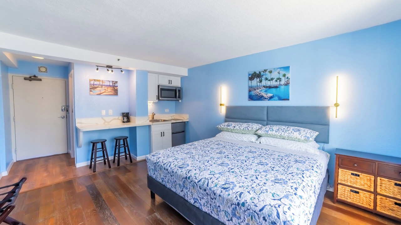 Photo of Bedroom in Waikiki