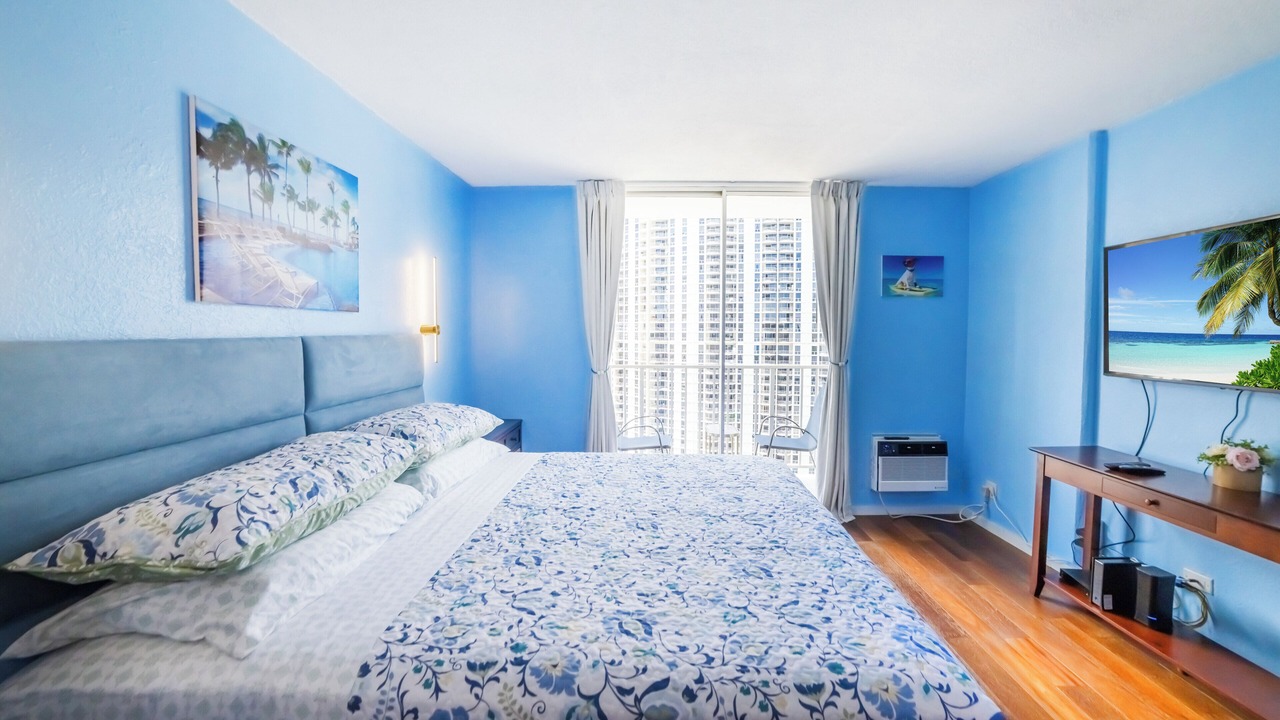 Photo of Bedroom in Waikiki