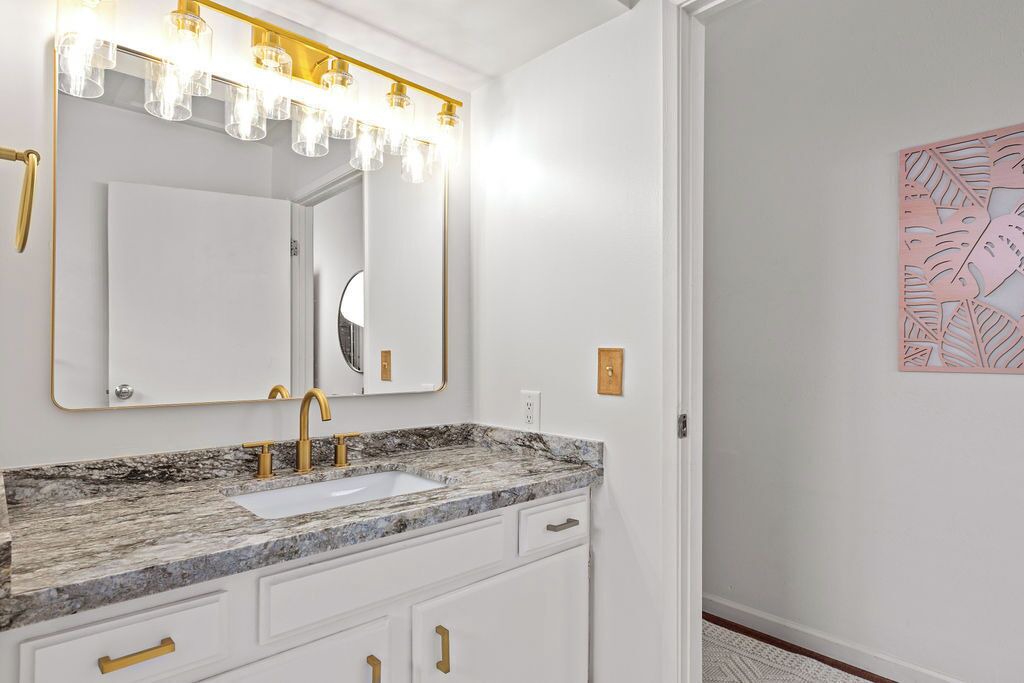 Photo of Bathroom in Historic Kailua Village
