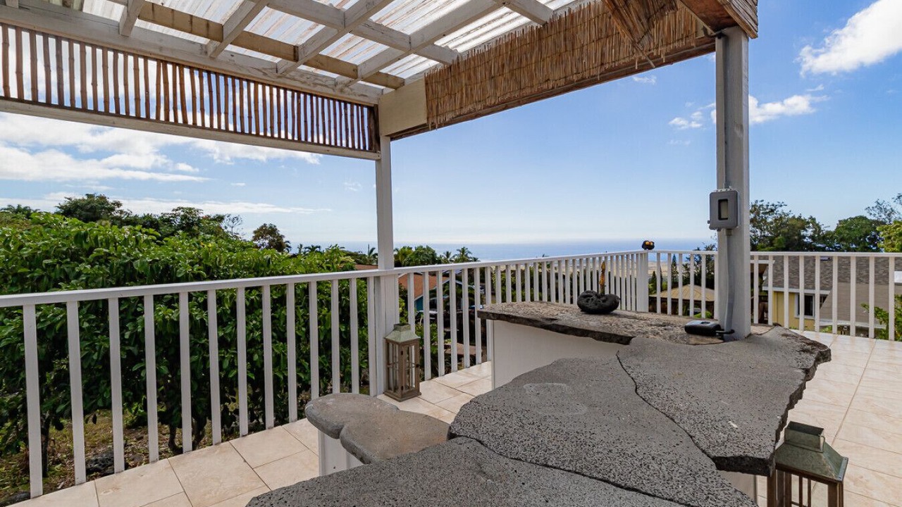 Photo of Patio Balcony in Kalaoa
