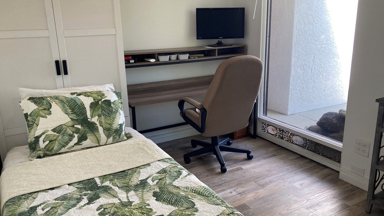 Photo of Bedroom in Eastern Honolulu