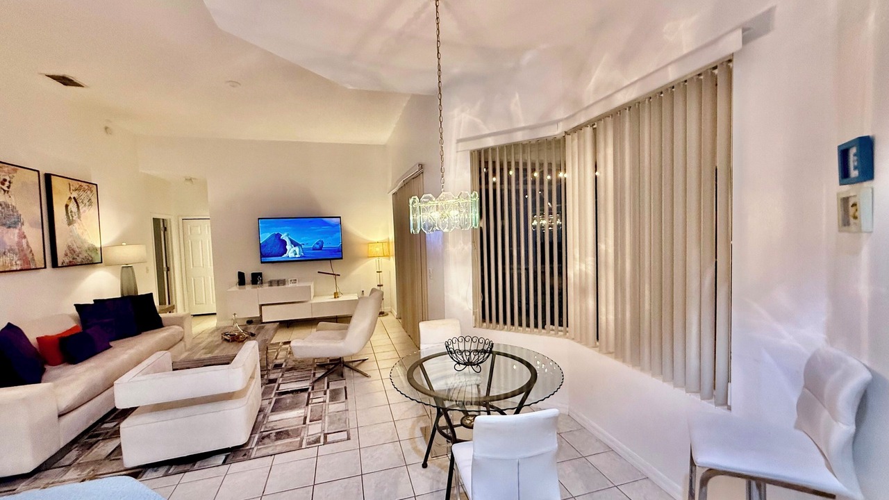 Photo of Livingroom in Sandy Ridge