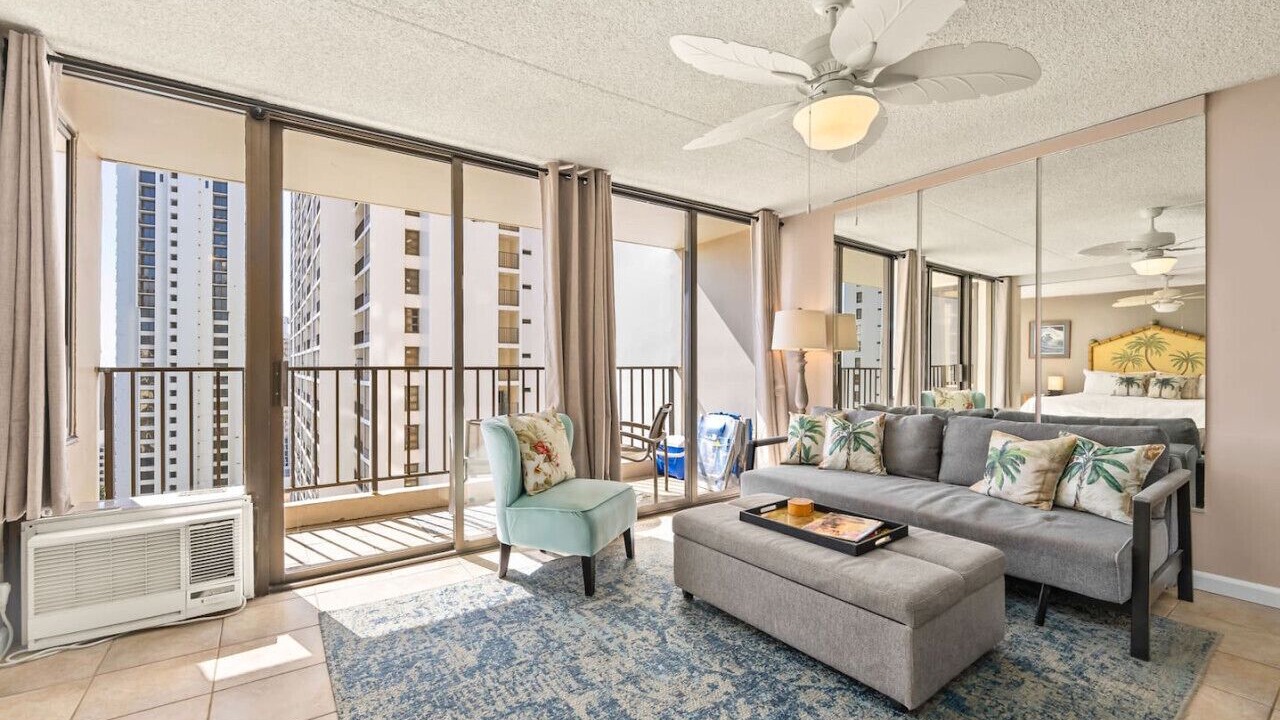 Photo of Livingroom in Waikiki