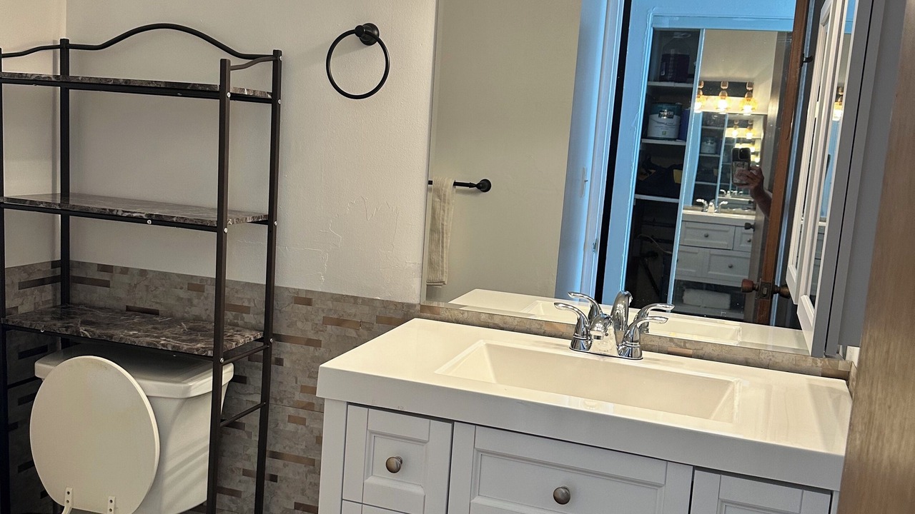 Photo of Bathroom in Waianae