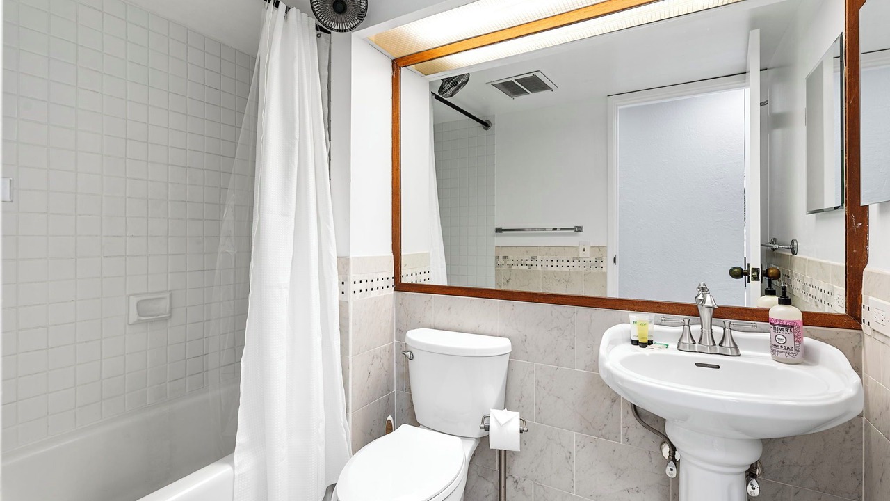 Photo of Bathroom in Historic Kailua Village