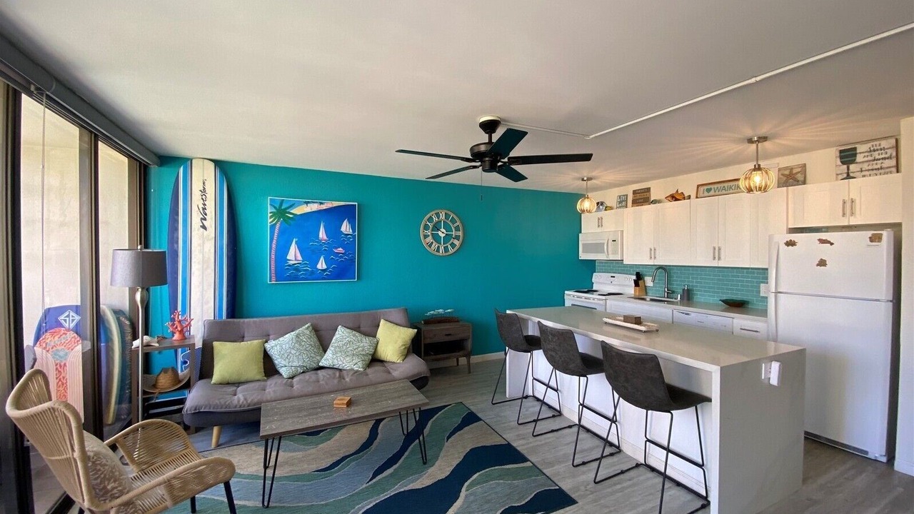 Photo of Livingroom in Waikiki