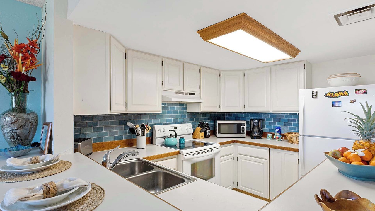 Photo of Kitchen in Kahaluu Bay