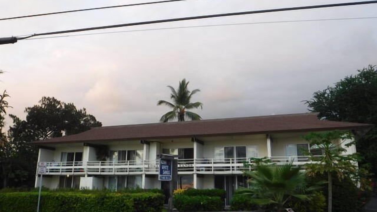 Photo of Others in Kahaluu Bay