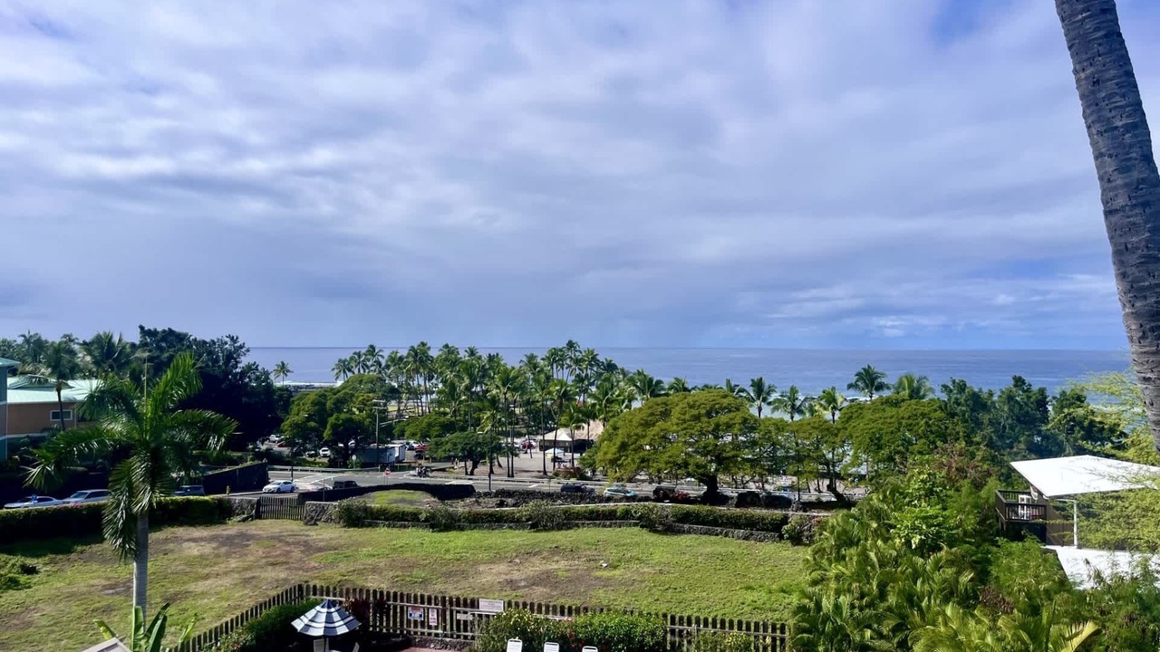 Photo of Outdoor in Kahaluu Bay