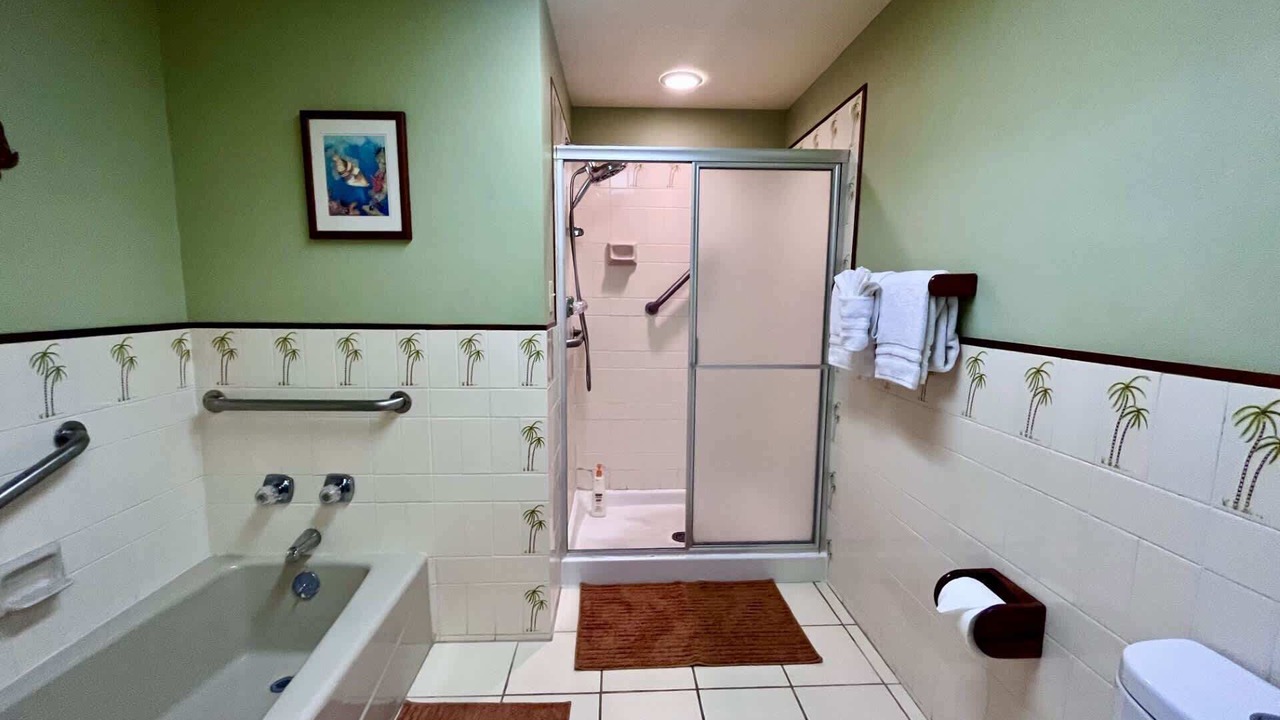 Photo of Bathroom in Kahaluu Bay