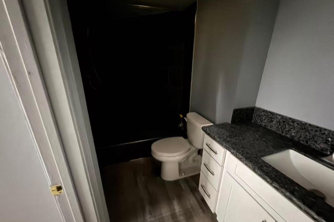 Photo of Bathroom in Downtown Honolulu