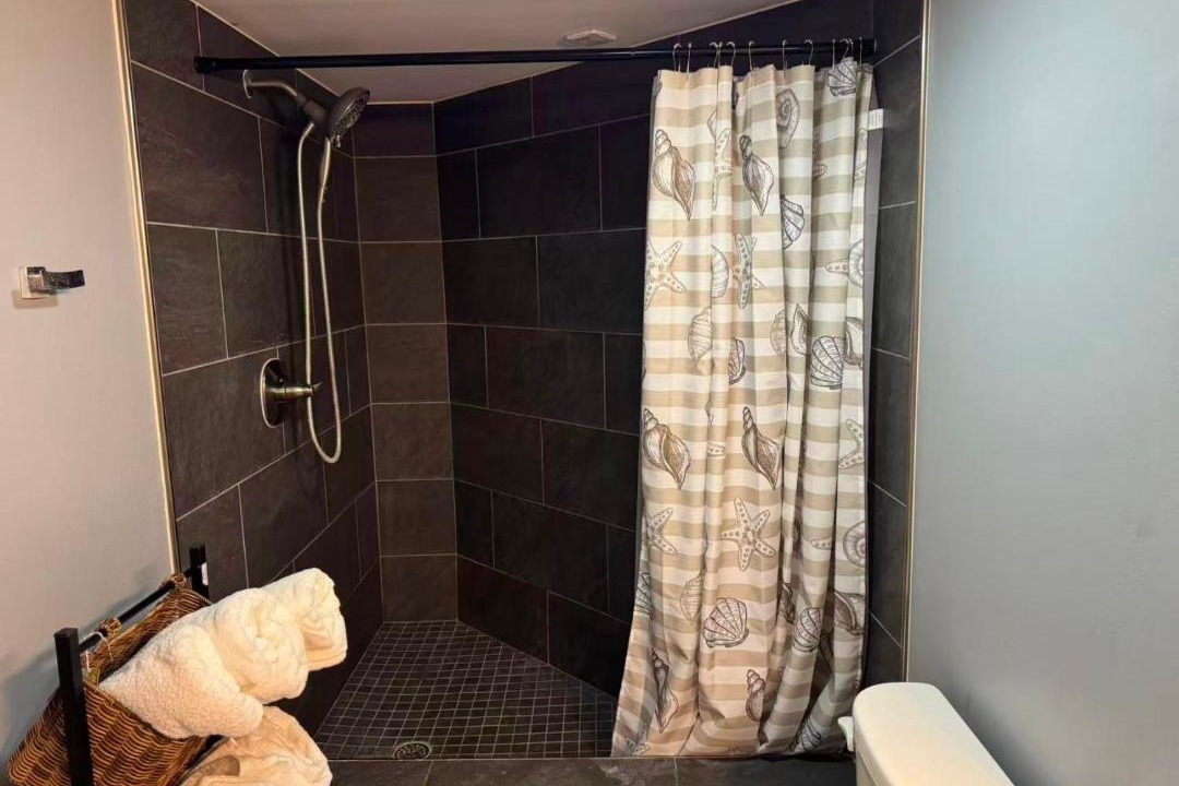 Photo of Bathroom in Downtown Honolulu