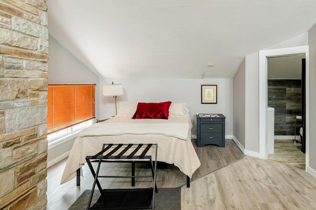 Photo of Bedroom in Forestview