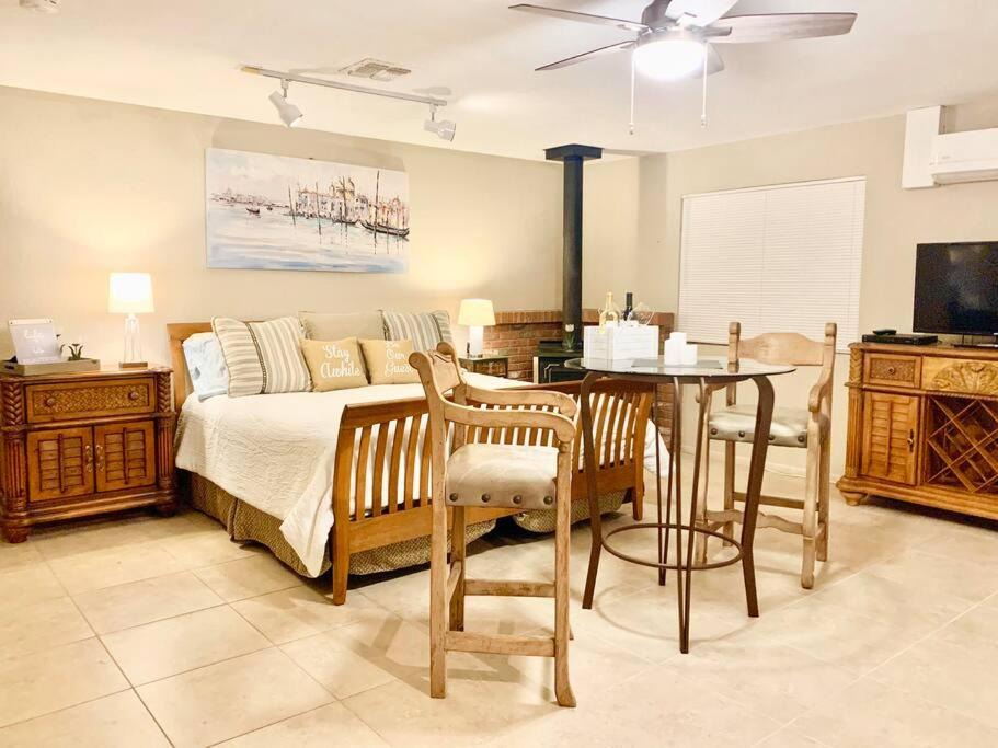 Photo of Livingroom in Oak Creek