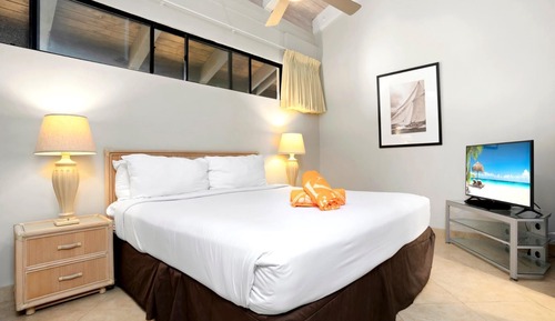 Villa, 3 Bedrooms, Oceanfront (PKC-403)