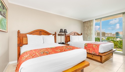 Room, 2 Queen Beds, Partial Ocean View