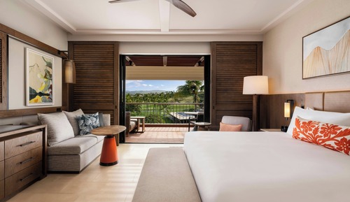 Deluxe Room, 1 King Bed, Golf View, Tower (Newly Renovated)